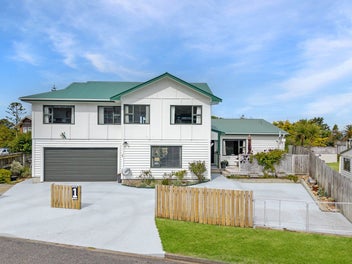 1 Tamarisk Drive, Riversdale Beach, Masterton