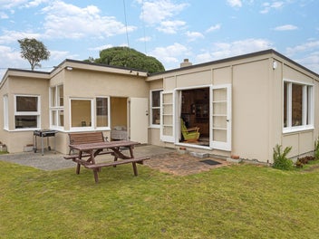 12 Poto Street, Aramoana, Port Chalmers