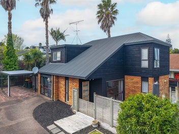 4/72 Moore Street, Howick, Auckland