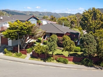 102 Montgomery Avenue, Karori, Wellington