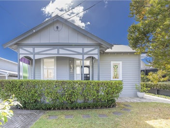 33 Warnock Street, Westmere, Auckland