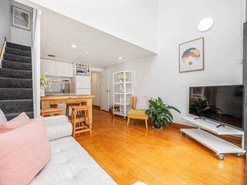 2/12 East Street, Newton, Auckland