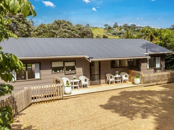 19 Bay Road, Ostend, Waiheke Island