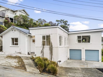 6 Carlisle Street, Island Bay, Wellington