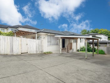 27 Normanton Street, Glenfield, Auckland