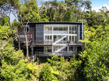 87 Laingholm Drive, Laingholm, Auckland