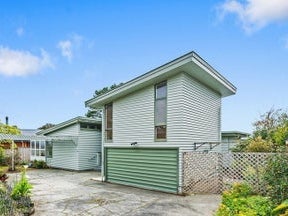 42 Clifton Terrace, Fitzherbert, Palmerston North