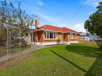 40 Vodanovich Road, Te Atatu South, Auckland