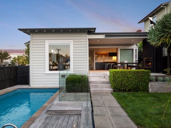 42 Edgars Road, Westmere, Auckland