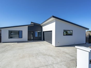 2 Kew Place, Corstorphine, Dunedin