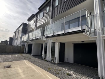 3/2A Cambridge Road, Manurewa, Auckland