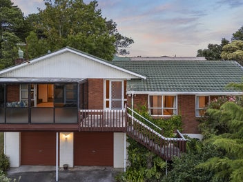 32 Triangle Road, Massey, Auckland