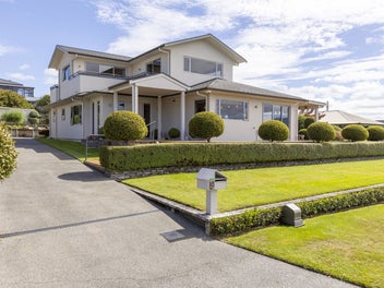 19 Kinder Street, Acacia Bay, Taupo