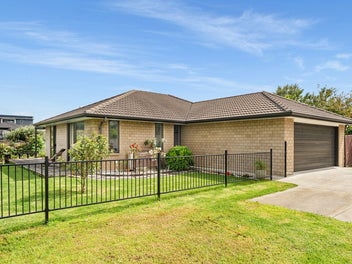 8 Ballintoy Park Drive, Welcome Bay, Tauranga