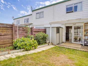 35 Fred Woodward Place, Mount Roskill, Auckland