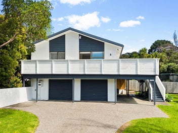56 Stapleford Crescent, Browns Bay, Auckland