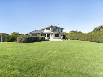 74 Koru Road, Omata, New Plymouth