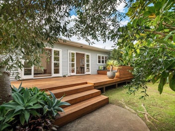 7 Knight Avenue, Mount Albert, Auckland