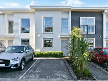 3/32 Dr Taylor Terrace, Johnsonville, Wellington