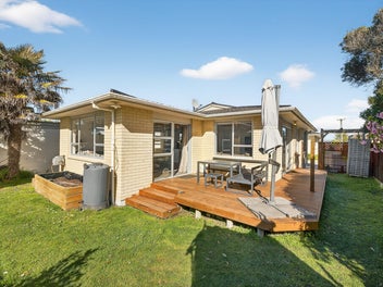 2/91A ROCKING HORSE ROAD, Southshore, Christchurch