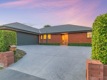 15 Farquhars Road, Redwood, Christchurch