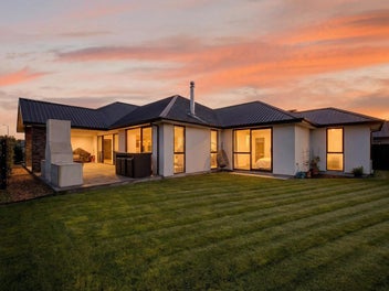8 Picadilly Avenue, Casebrook, Christchurch