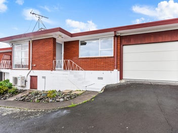 2/127 White Swan Road, Mount Roskill, Auckland