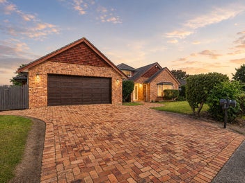 9 Glenross Drive, Wattle Downs, Auckland