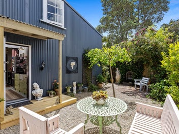 33A Rambler Crescent, Beach Haven, Auckland