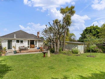 29 Weybridge Crescent, Glen Innes, Auckland