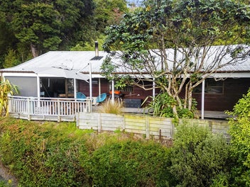 35 Amber Grove, Birchville, Upper Hutt
