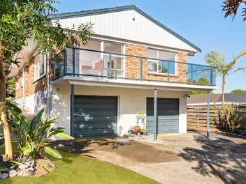 17 Munstead Place, Hillcrest, Auckland