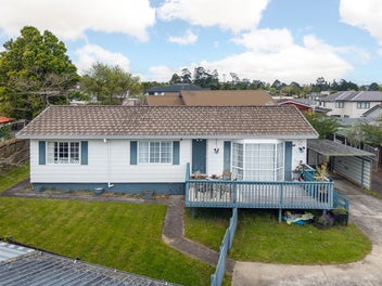 1/13 De Quincey Terrace, Highland Park, Auckland
