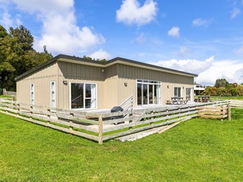 2 Sarona Park Drive, Omanawa, Omanawa