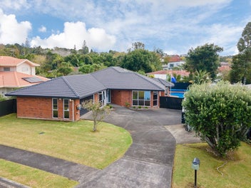 10 Taupiko Place, Green Bay, Auckland