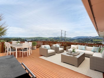 11B Polestar Lane, Whitby, Porirua