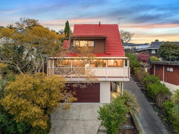 1/3 LYNNGATE PLace, Hillcrest, Auckland