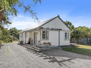 33 Malcolm Street, Martinborough
