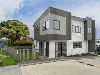 1/25 Vodanovich Road, Te Atatu South, Auckland