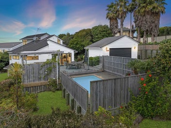 15 Danbury Drive, Torbay, Auckland