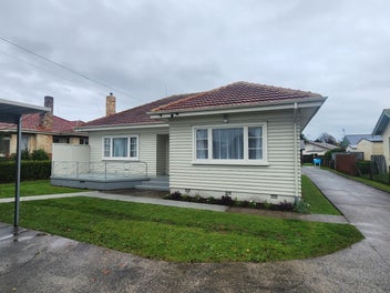 194 Cambridge Road, Hillcrest, Hamilton