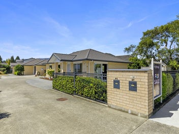 27 Fraser Crescent, Elderslea, Upper Hutt