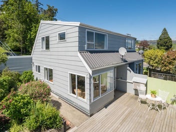 198 The Ridgeway, Stoke, Nelson