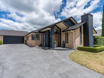 54 Palliser Drive, Huntington, Hamilton
