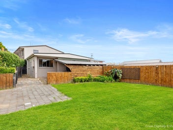 8B Lincoln Terrace, Gate Pa, Tauranga