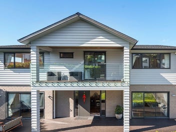 4A Hilton Close, Fairview Heights, Auckland