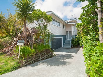 220 Dowse Drive, Maungaraki, Lower Hutt