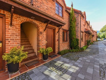 16/24 Quiet Woman Way, Monaco, Nelson