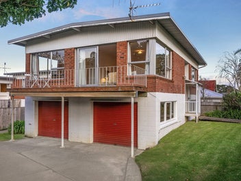 1/83 Sylvan Avenue, Northcote, Auckland