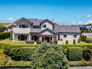10 Sampson Avenue, Waiwhakaiho, New Plymouth